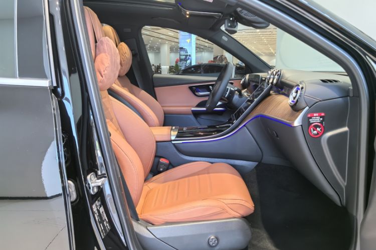 Used Mercedes-Benz GLC 2023 Refreshed GLC 300 L 4MATIC Dynamic Edition 5 Seats
