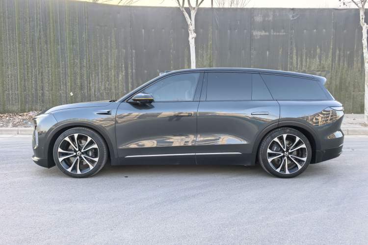 Used Nio ES8 2024 100kWh Signature Edition
