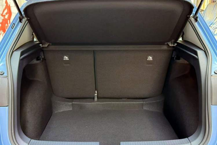 Used Volkswagen Tharu 2025 NewRui 300TSI Prestige Edition
