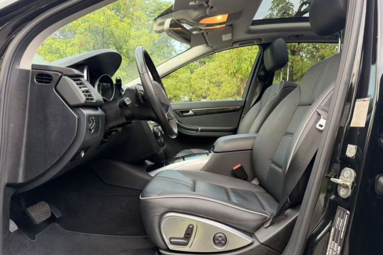 Used Mercedes-Benz R-Class 2017 R 320 4MATIC Business Edition Prestige Model