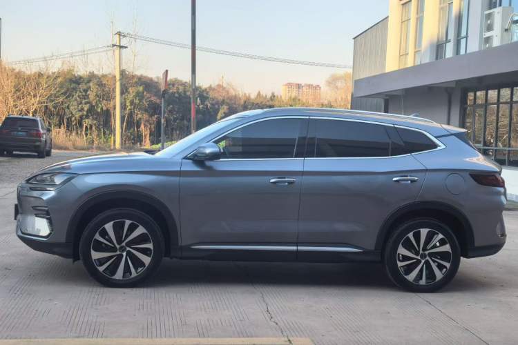 Used BYD Song PLUS New Energy 2024 Honor Edition EV 520km Luxury Model
