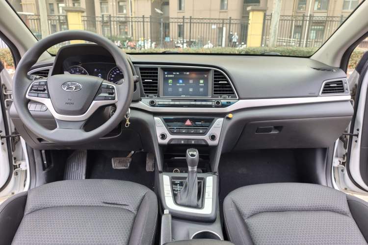 Used Hyundai Elantra 2016 1.6L Automatic ZhiXuan – Elite Version
