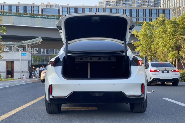 Used Lynk & Co 07 2024 EM-P 126 Long-Range Halo