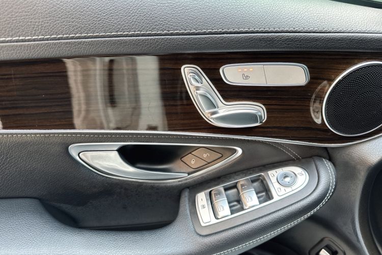 Used Mercedes-Benz GLC 2018 GLC 260 4MATIC Luxury Model
