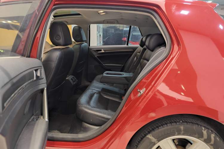 Used Volkswagen Golf 2015 1.6L Automatic Comfort Model
