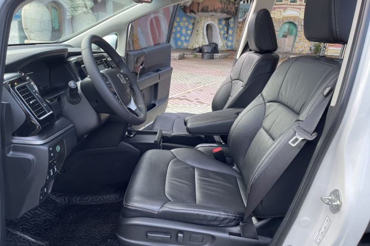 Used Honda Elysion 2016 2.4L Supreme Edition
