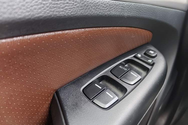 Used BYD S7 2016 2.0T Automatic Prestige Edition