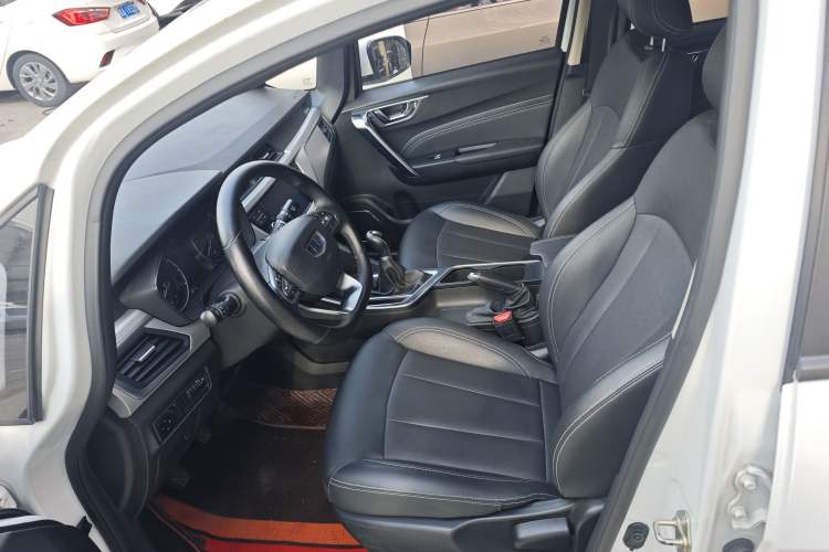 Used Geely Auto Vision X3 2019 Upgraded Model 1.5L Manual Elite Version
