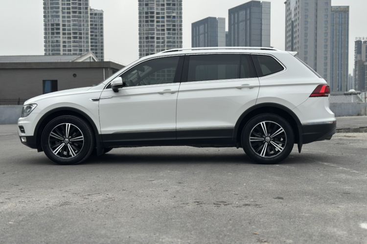 Used Volkswagen Tiguan L 2019 330TSI Automatic Two-Wheel Drive Panoramic Comfort Edition China VI Standard
