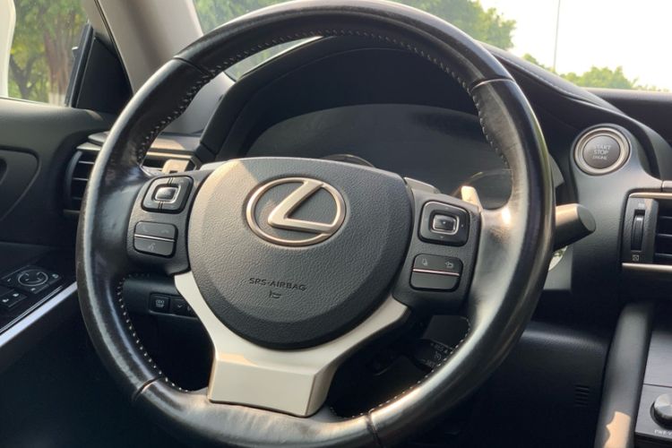 Used Lexus IS 2017 300 FENGSHANG Edition
