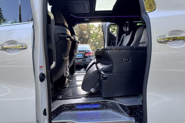 Used Toyota Alphard 2021 Dual-Engine 2.5L Prestige Edition