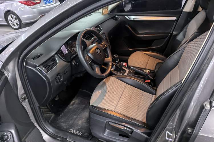 Used Skoda Octavia 2016 1.6L Manual Trend Edition
