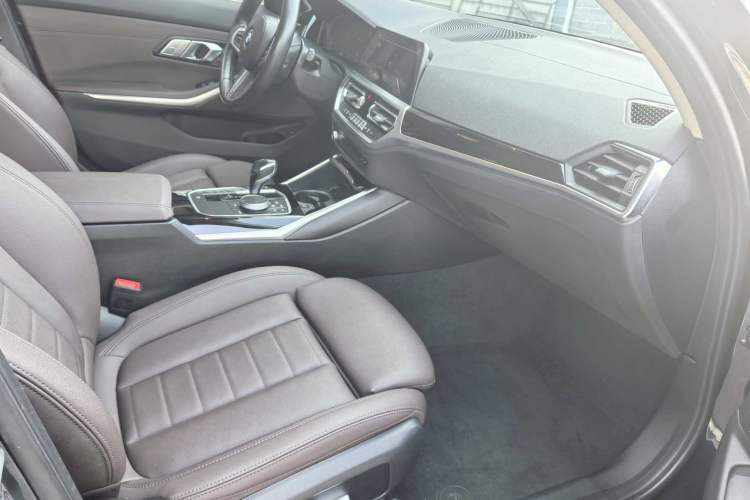 Used BMW 3 Series 2021 Second Facelift 320Li M Sport Package
