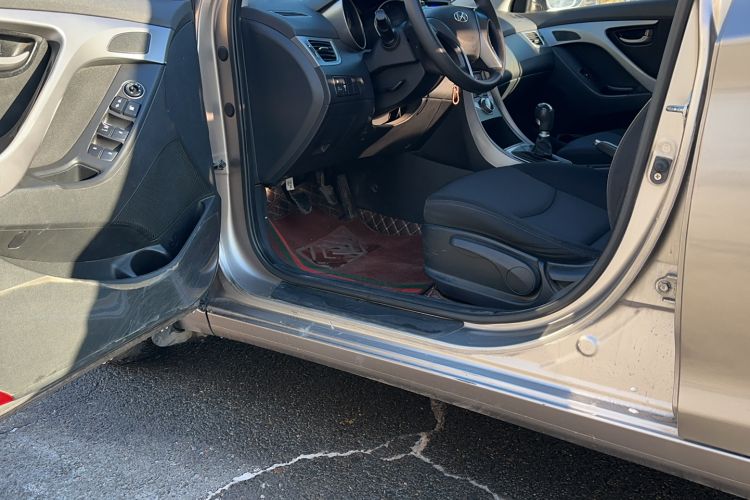 Used Hyundai Elantra 2015 1.6L Manual Fashion Edition
