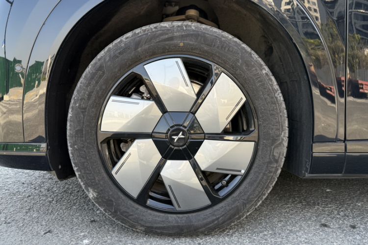 Used XPeng X9 2024 702 Ultra-Long Range Max
