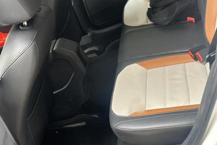 Used Volkswagen Cross Lavida 2016 1.6L Automatic Comfort Edition
