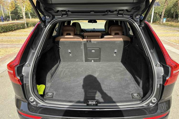 Used Volvo XC60 2024 B5 4x4 Smart Luxury Edition
