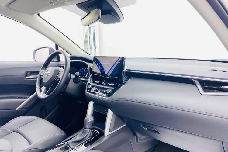 Used Toyota FRONTLANDER 2023 2.0L Smart Electric Hybrid Dual-Engine Deluxe Version
