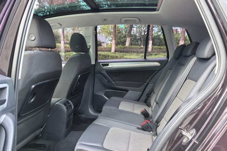 Used Volkswagen Golf Sportsvan 2016 230TSI Automatic Trend Edition
