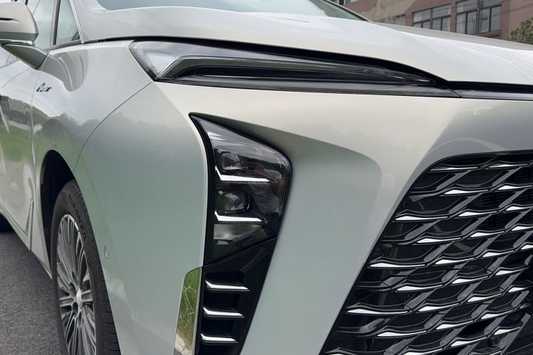 Used Buick GL8 New Energy 2024 Lu Zun Luxury Edition 7-Seater
