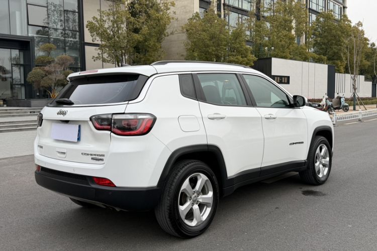 Used  Compass 2017 200T Automatic Family Edition