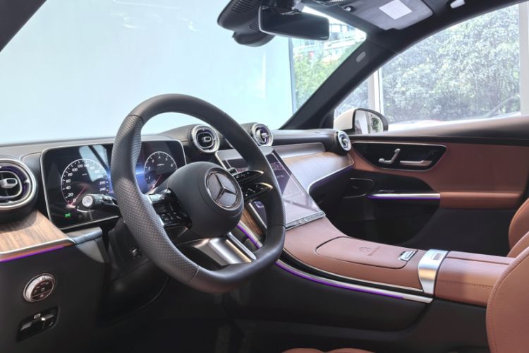 Used Mercedes-Benz GLC 2023 GLC 300 L 4MATIC Dynamic Edition 5-seater
