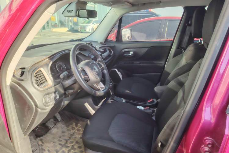 Used  Renegade 2017 180T Automatic Jingneng Edition
