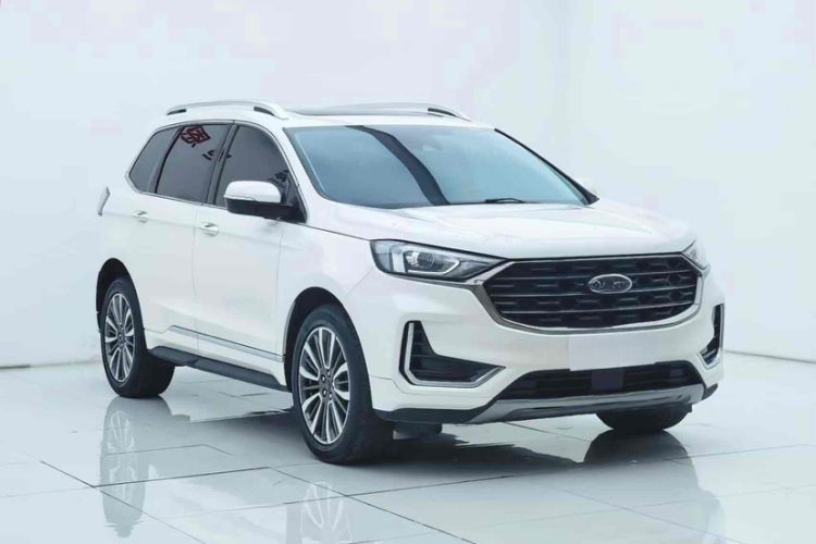 Used Ford Edge 2021 PLUS EcoBoost 245 Two-Wheel-Drive Titanium 7-Seater
