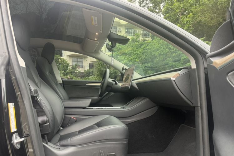 Used Tesla Model Y 2022 Rear-Wheel-Drive Version
