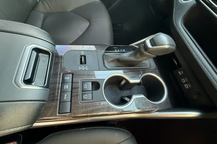 Used Toyota Highlander 2024 2.5L Smart Electric Hybrid Dual-Engine Four-Wheel Drive Prestige Version – 7 Seats