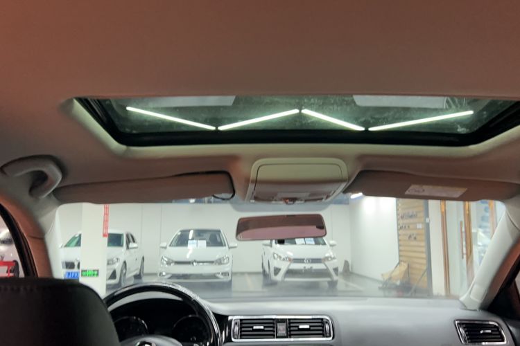 Used Volkswagen Sagitar 2015 1.6L Automatic Comfort Model