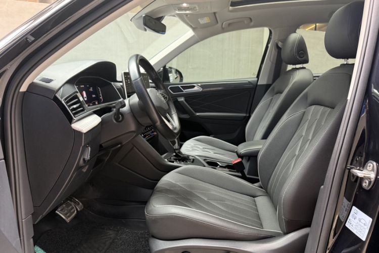 Used Volkswagen Tiguan L 2023 330TSI Automatic Two-Wheel Drive R-Line Enjoyment Edition
