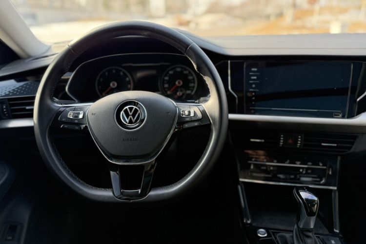 Used Volkswagen Passat 2020 Facelift 330TSI Elite Edition China VI Standard