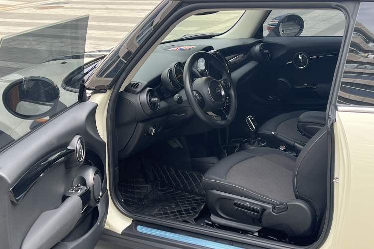 Used  MINI 2018 1.5T ONE PLUS