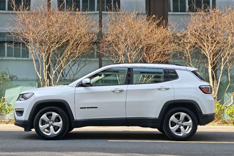 Used  Compass 2017 200T Automatic Family Edition