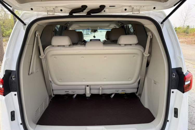 Used Buick GL8 2021 Land Cruiser Executive Class 652T Comfort Model
