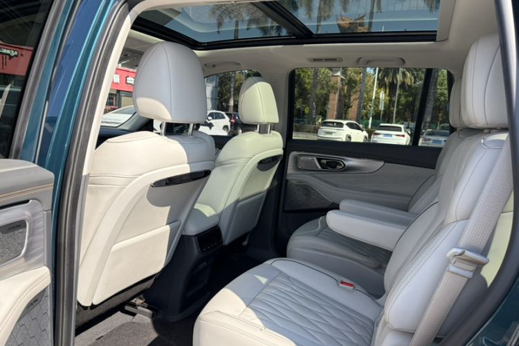 Used GAC Trumpchi GS8 2022 Dual-Engine Series 2.0TM Four-Wheel Drive Prestige Edition (6 Seats)
