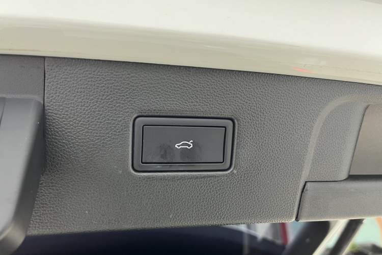 Used Volkswagen Tayron GTE Plug-in Hybrid 2023 280TSI Luxury Plus Advanced Edition
