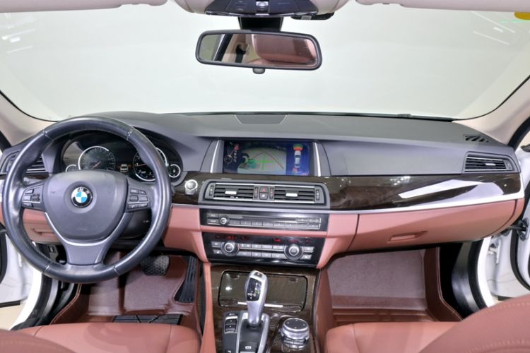 Used BMW 5 Series 2014 528Li Leading Model
