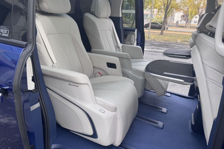 Used Buick GL8 New Energy 2024 Lu Zun Luxury Edition 6-Seater
