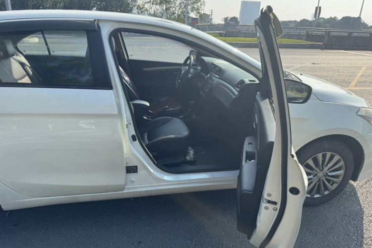 Used Suzuki Alivio 2015 1.6L Automatic Comfort Model
