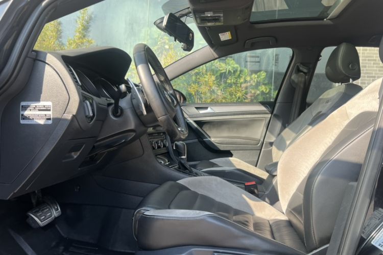 Used Volkswagen Golf 2016 1.4TSI Automatic R-Line
