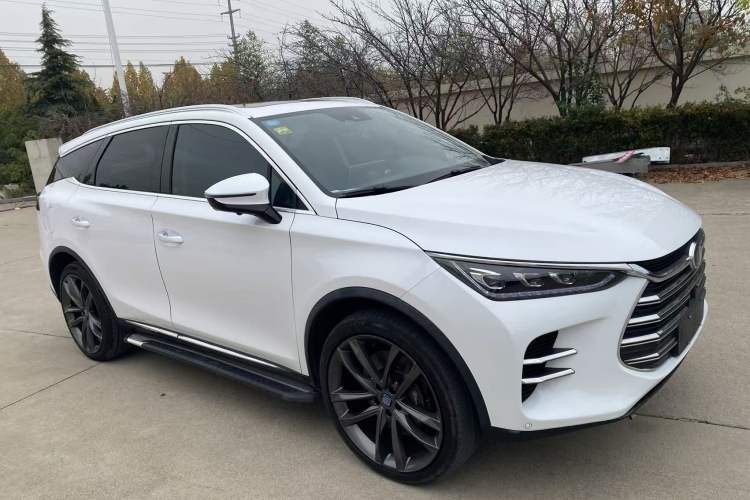 Used BYD Tang New Energy 2018 DM 2.0T All-Wheel Drive Smart Connect Advanced Model 7 Seats China V Emission Standard