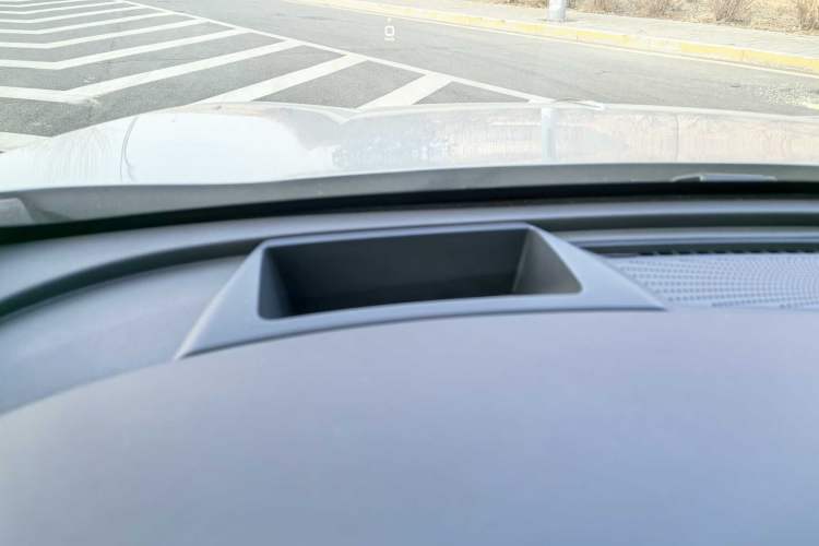 Used Hongqi HS5 2022 Facelifted Version 2.0T Smart Connect Flagship All-Wheel-Drive Edition
