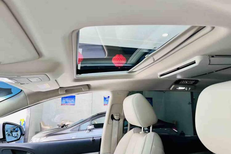 Used Buick GL8 2018 28T Luxury Model China VI Standard
