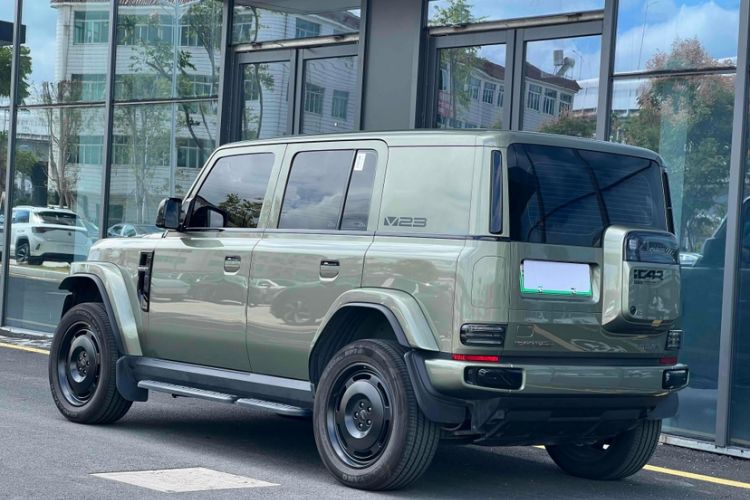 Used  V23 2025 401 Two-Wheel Drive Advanced Edition
