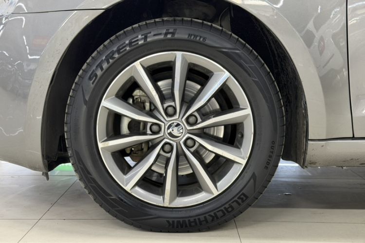 Used Skoda Octavia 2017 Classic Model 1.6L Manual Comfort Edition