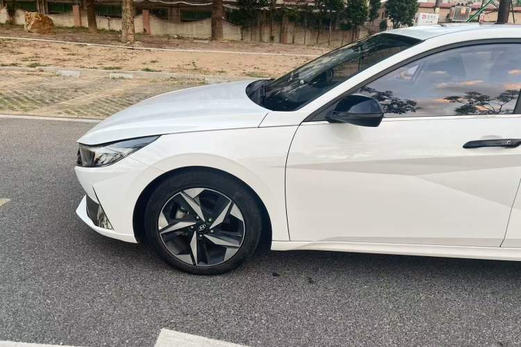 Used Hyundai Elantra 2022 1.5L CVT LUX Prestige Edition
