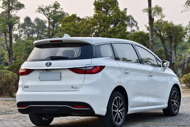 Used BYD Song MAX 2018 1.5T Automatic Smart Connect Luxury 6-Seater
