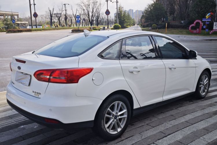 Used Ford Focus 2018 Sedan Classic EcoBoost 125 Automatic Supercharged Style SmartDrive Edition
